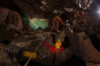 Sortie dans l'espace de style se déplacer dans la grotte