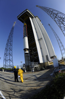 Hoisting of Vega's Zefiro-23 second stage