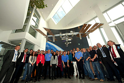 One team: ESA, Russian & Canadian astros & mission controllers
