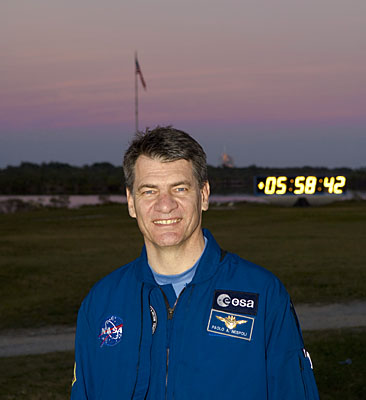 Nespoli in front of countdown clock