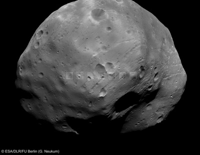 image4-492-20110120-8974-SRCimages-04-PhobosFlyby_large,0.jpg