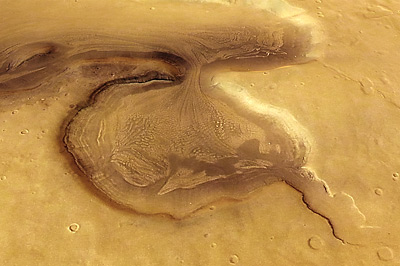 Perspective view of a glacial feature ìn Deuteronilus Mensae