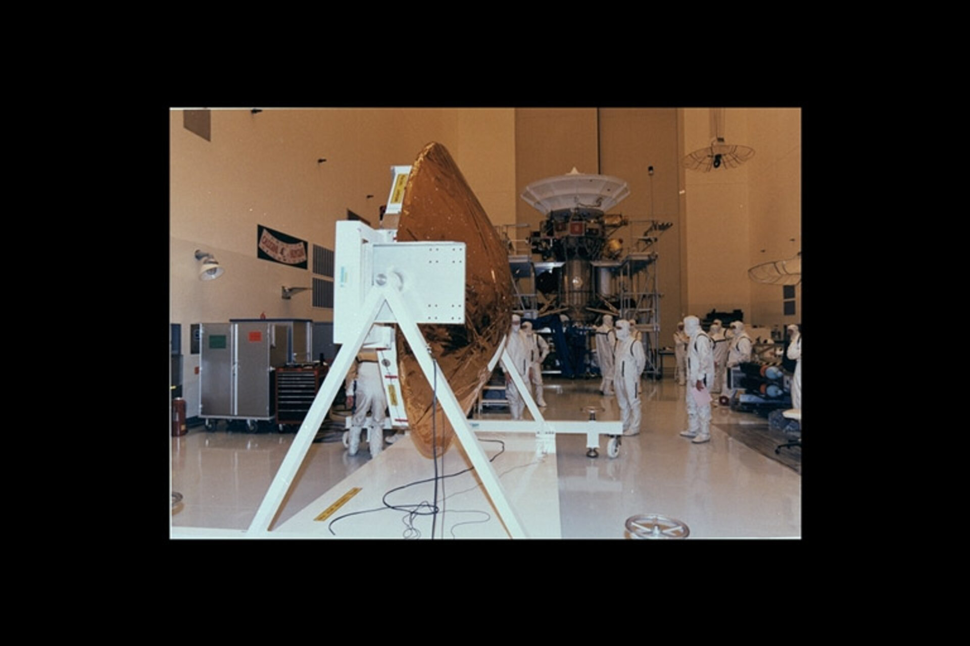 Huygens ready for integration with Cassini Orbiter