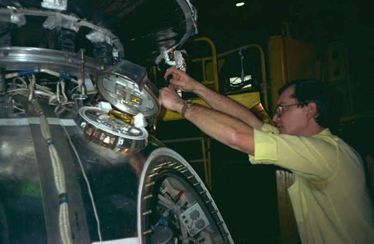 Installation of Bion-10 experiments