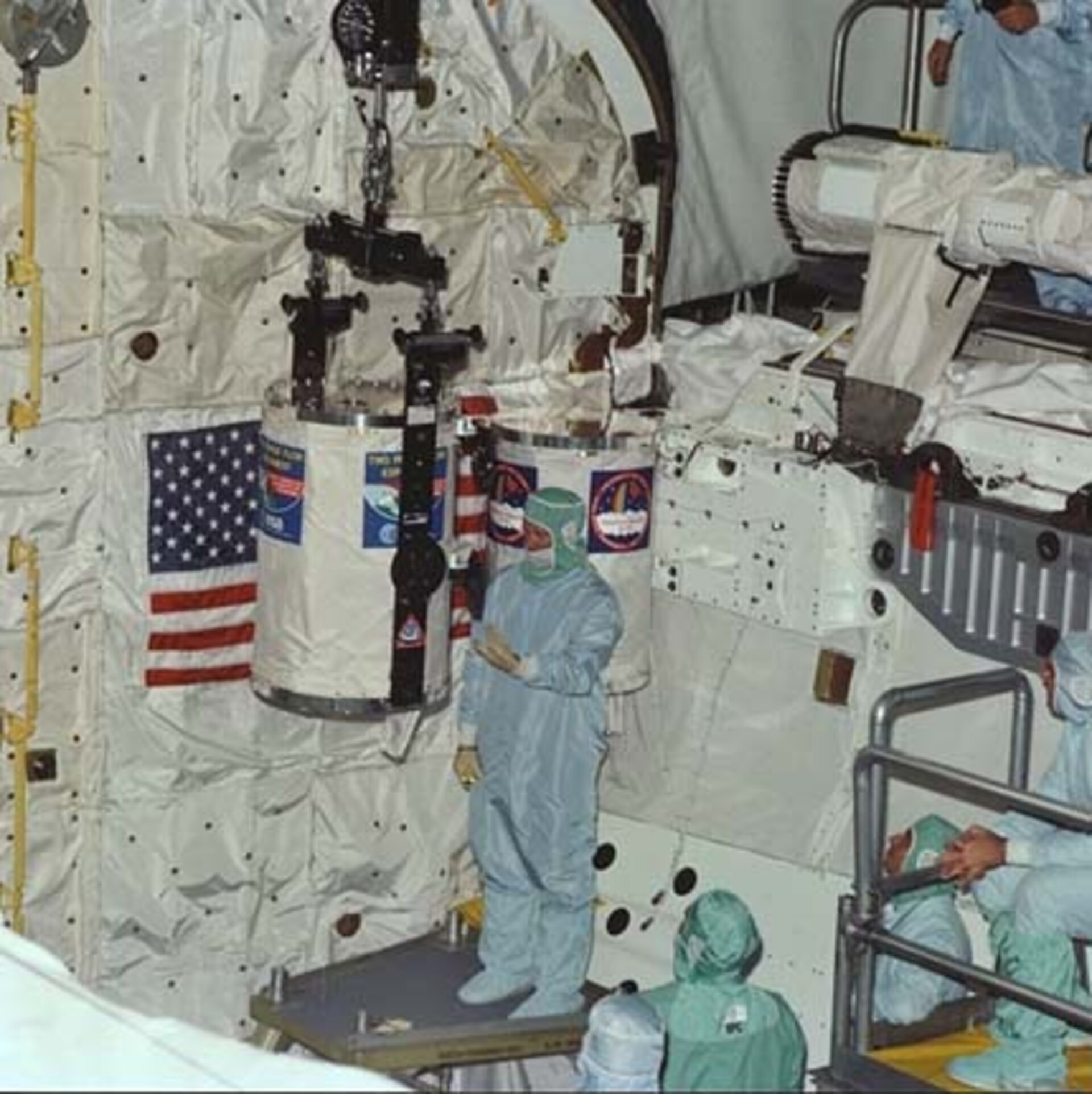 Integration of TPX-II experiment in STS-95