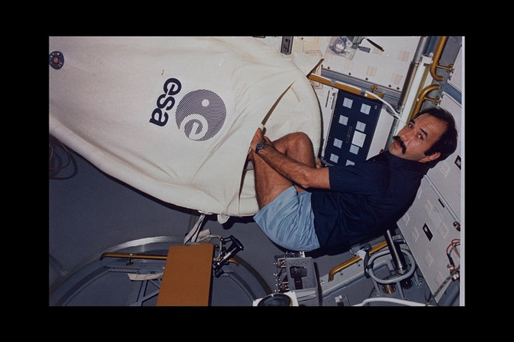 Ockels' Spacelab sleep restraint