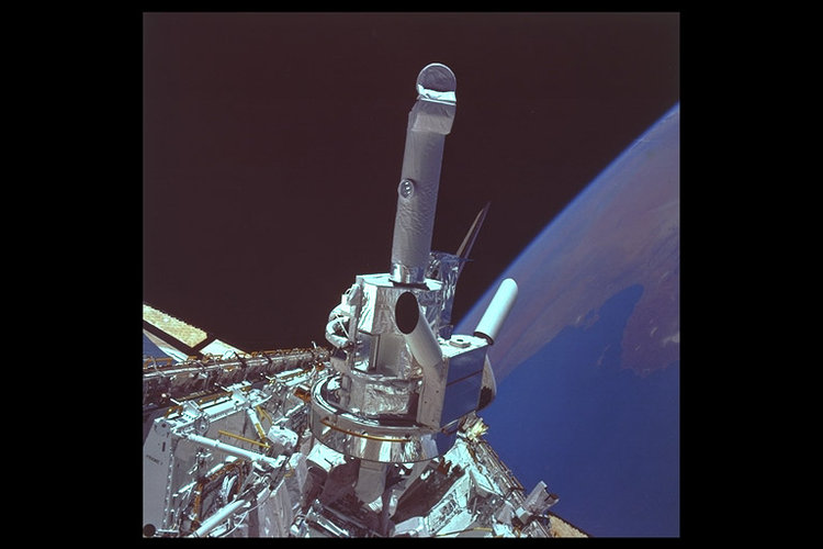 Spacelab Instrument Pointing System