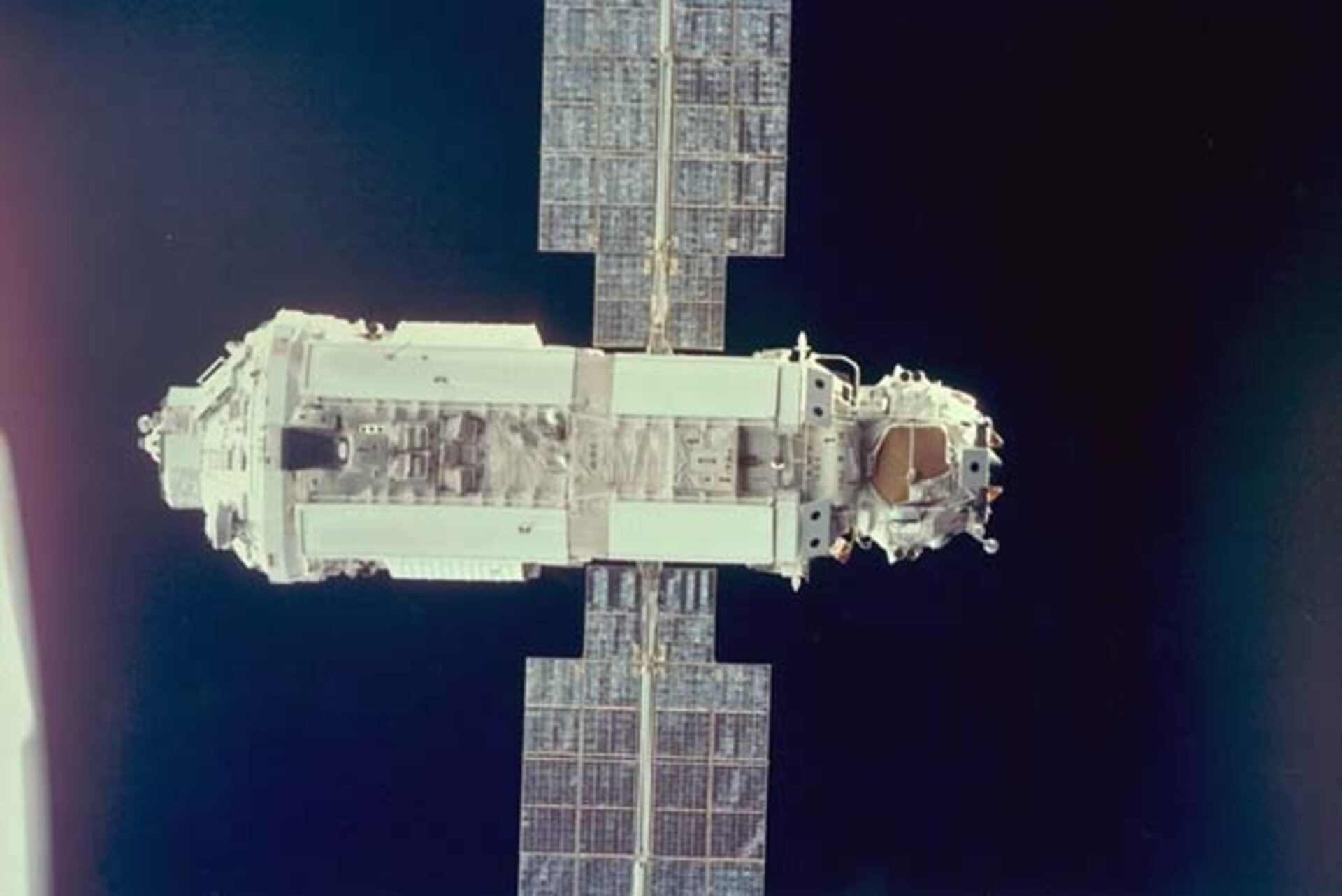 STS-88 rendezvous with Zarya