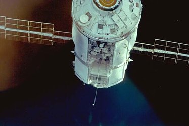 STS-88 rendezvous with Zarya