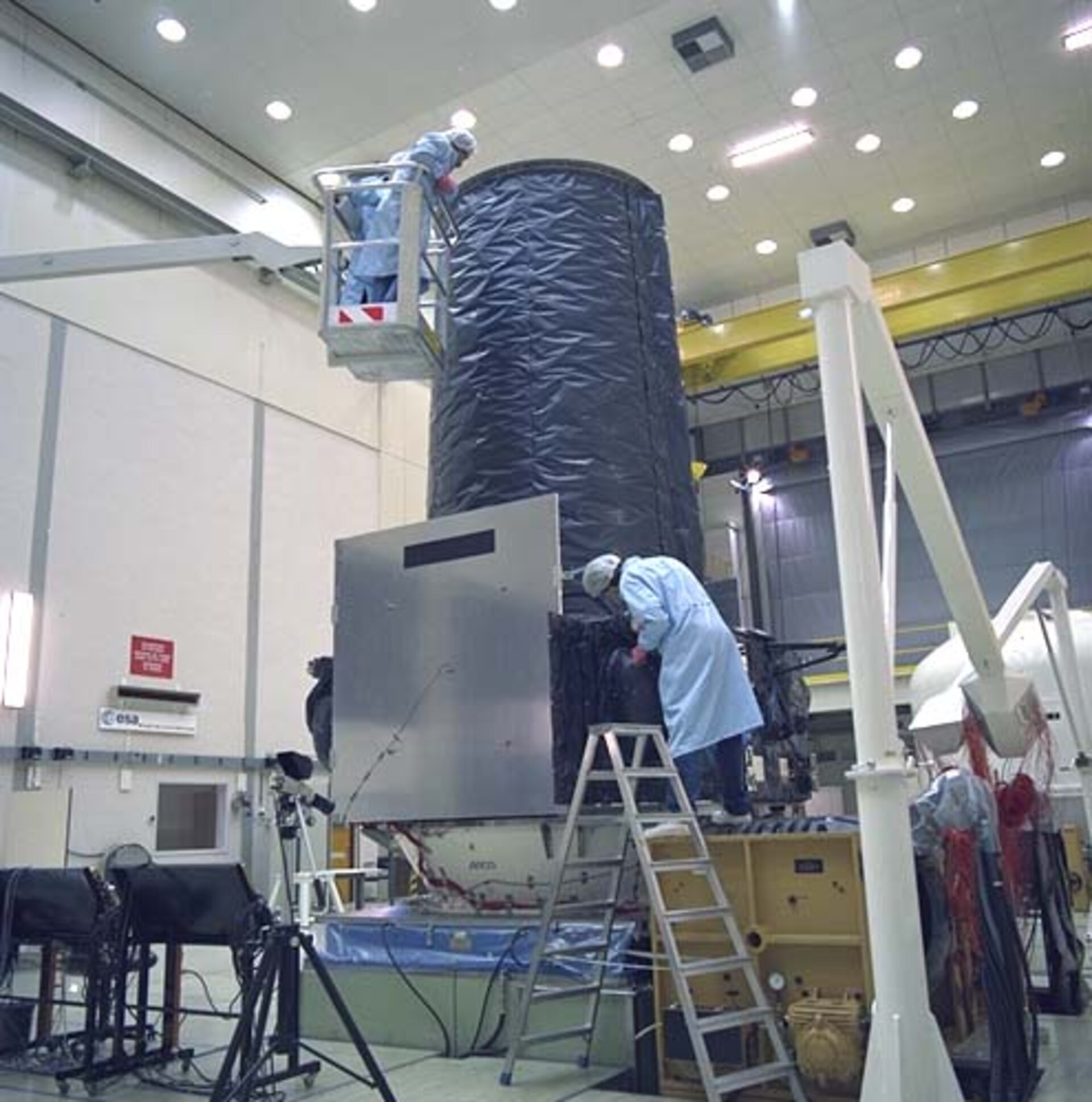 XMM vibration tests at ESTEC