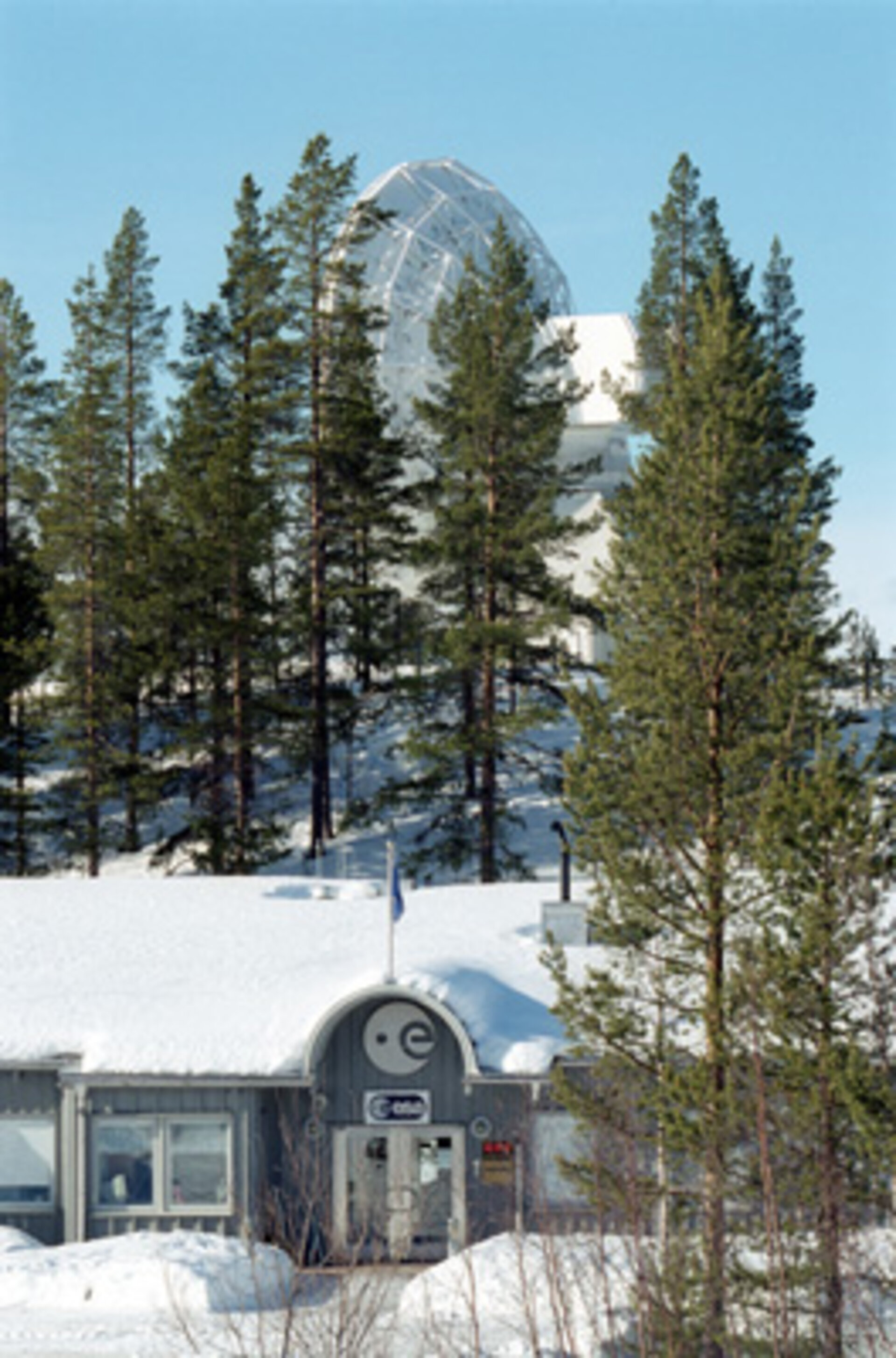 The Kiruna S-band and X-band station