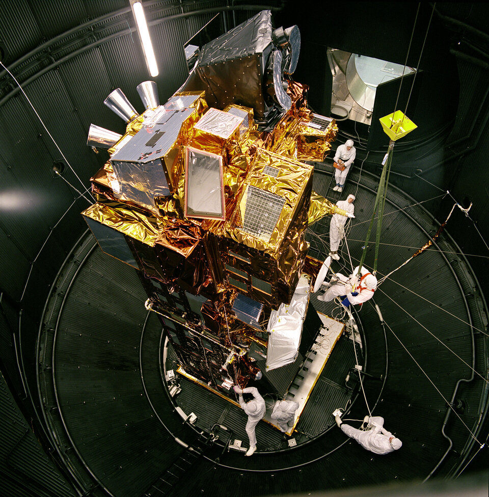 Satellitten på ESAs test-center