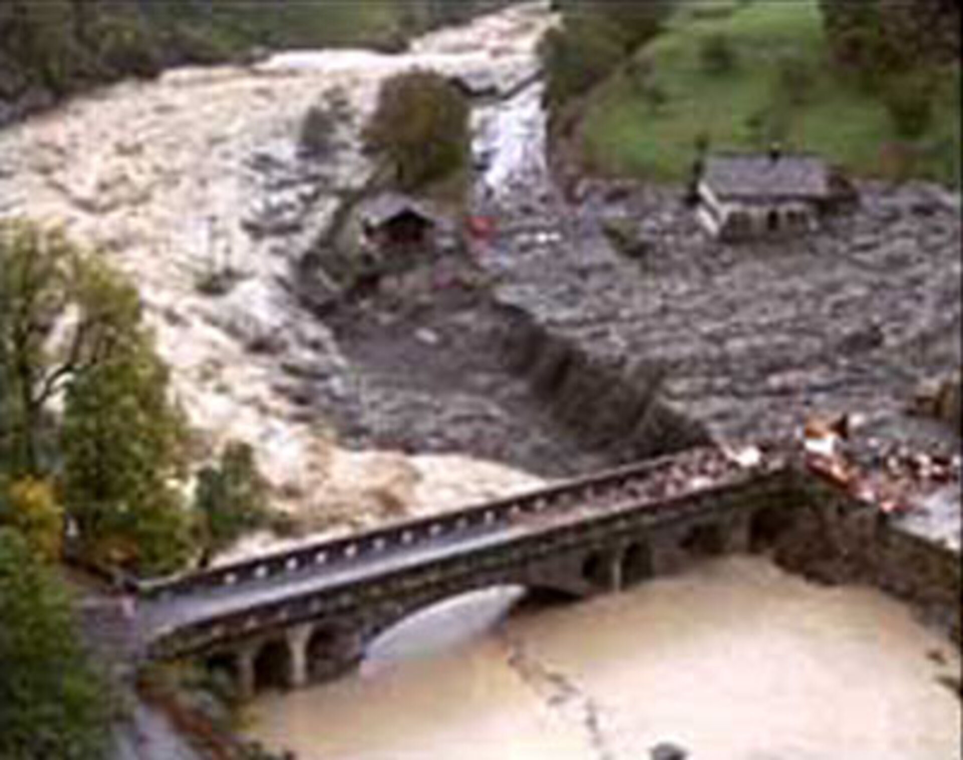 Le conseguenze di una alluvione nell'ottobre 2000 nel Nord Italia