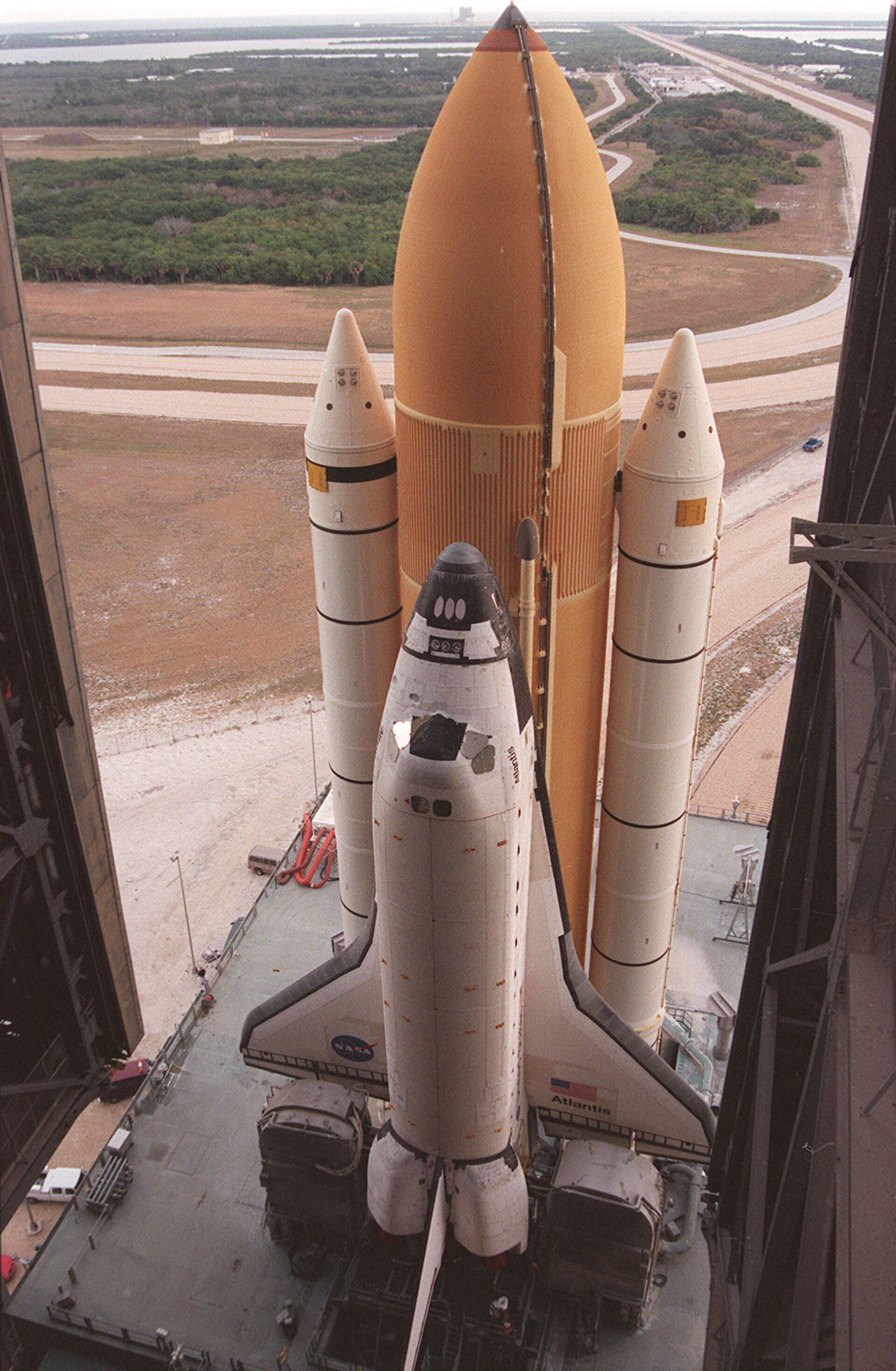 STS-98 Space Shuttle Atlantis