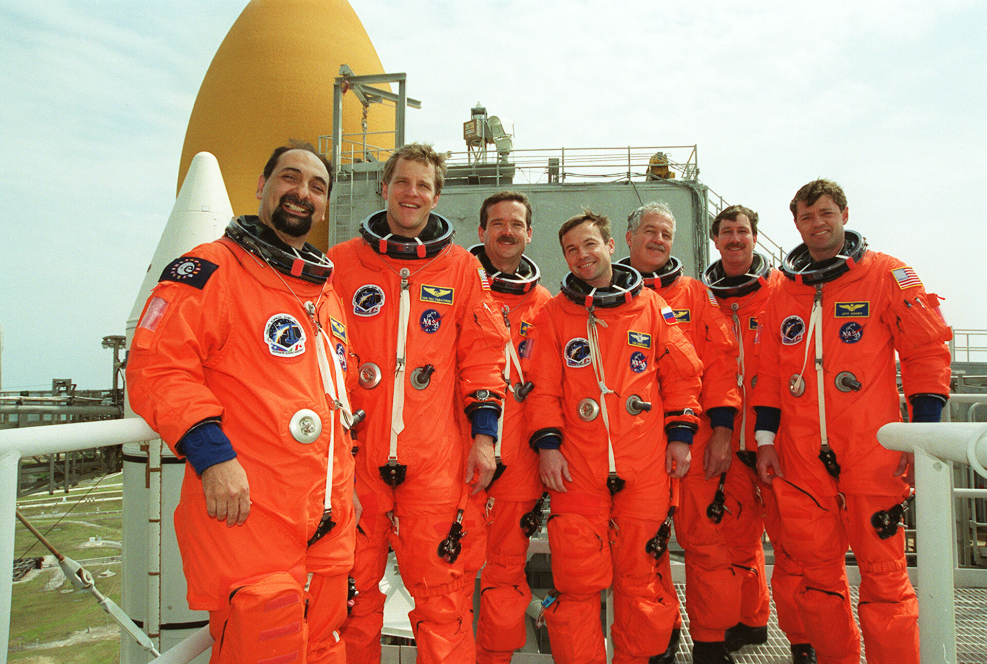 L'equipaggio della missione STS-100
