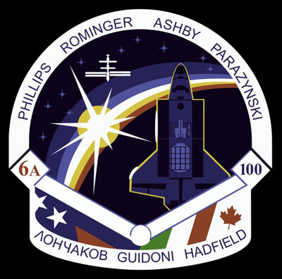 Das Logo der Mission STS 100