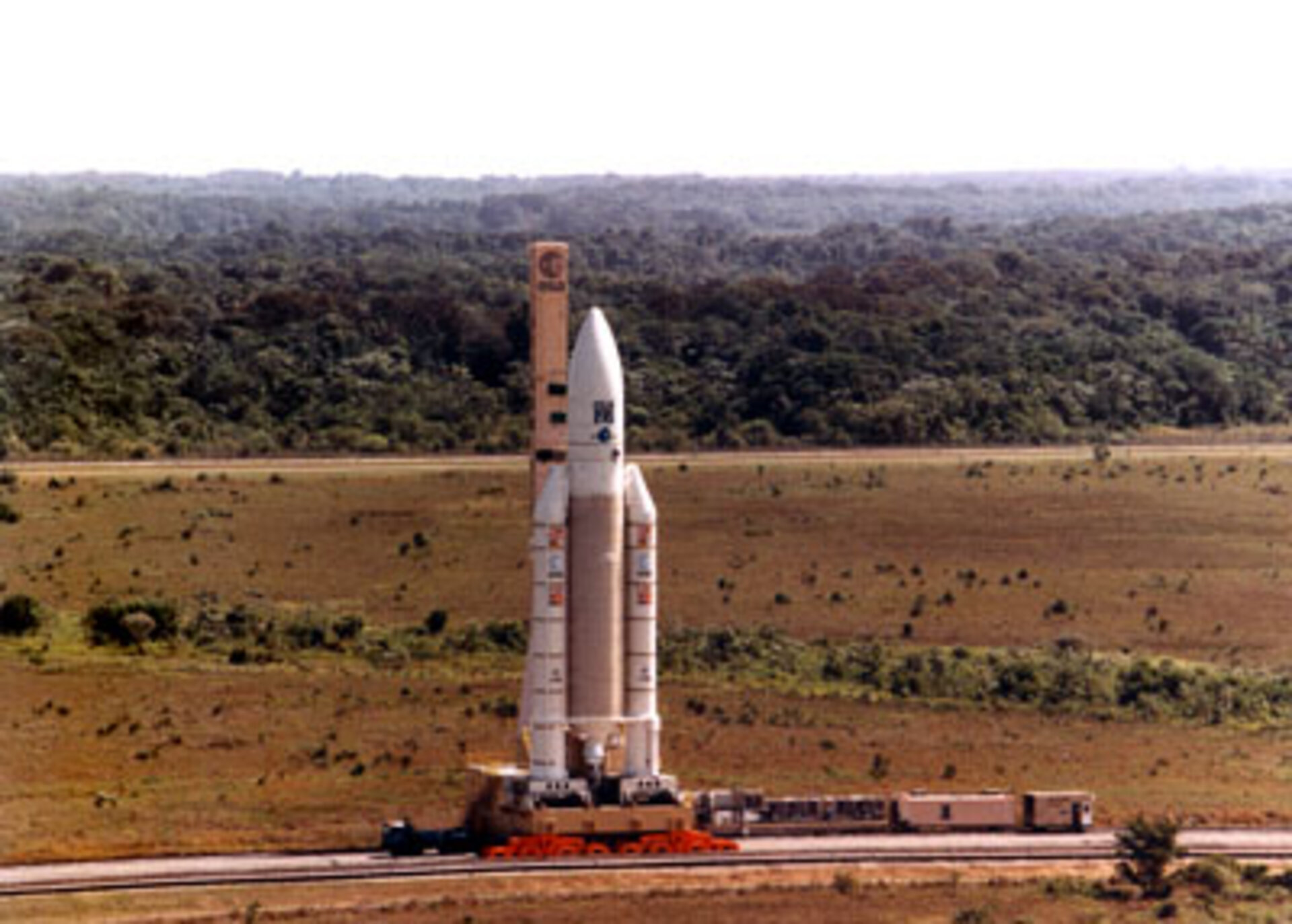 Ariane launcher and launch table