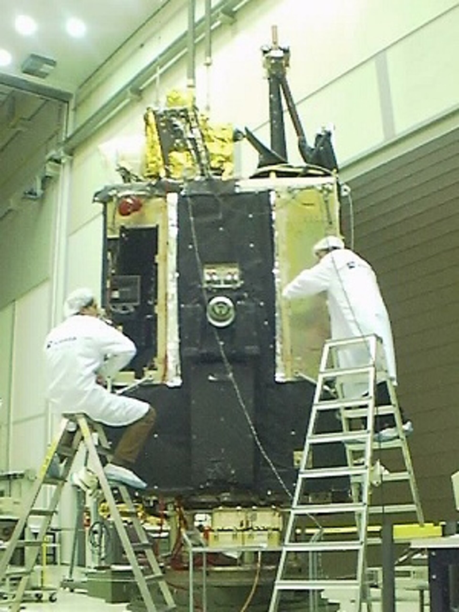 Integration of the microvibration payload on board Artemis PFM