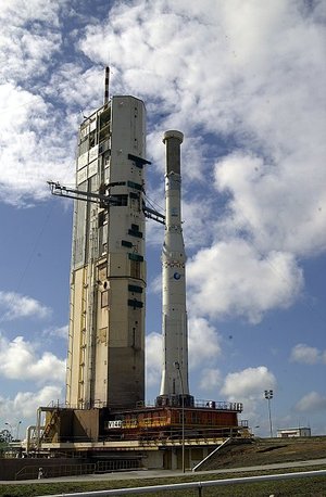 Ariane 4 reaches the launch zone