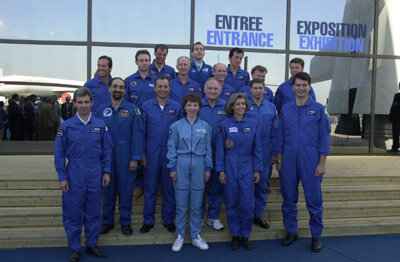 ESA:n astronautit Le Bourget'n ilmailunäytöksessä Pariisissa kesällä 2001.