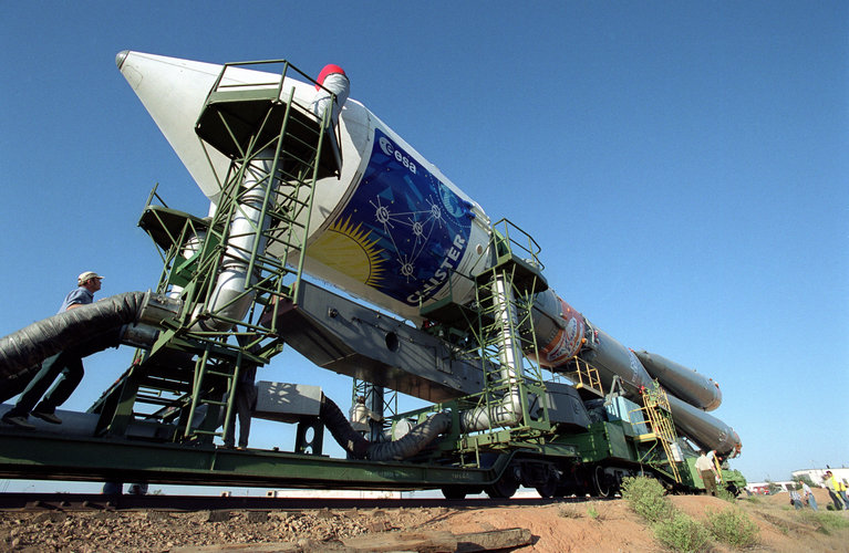 Transfer of the launcher from the MIK building to the launch pad.