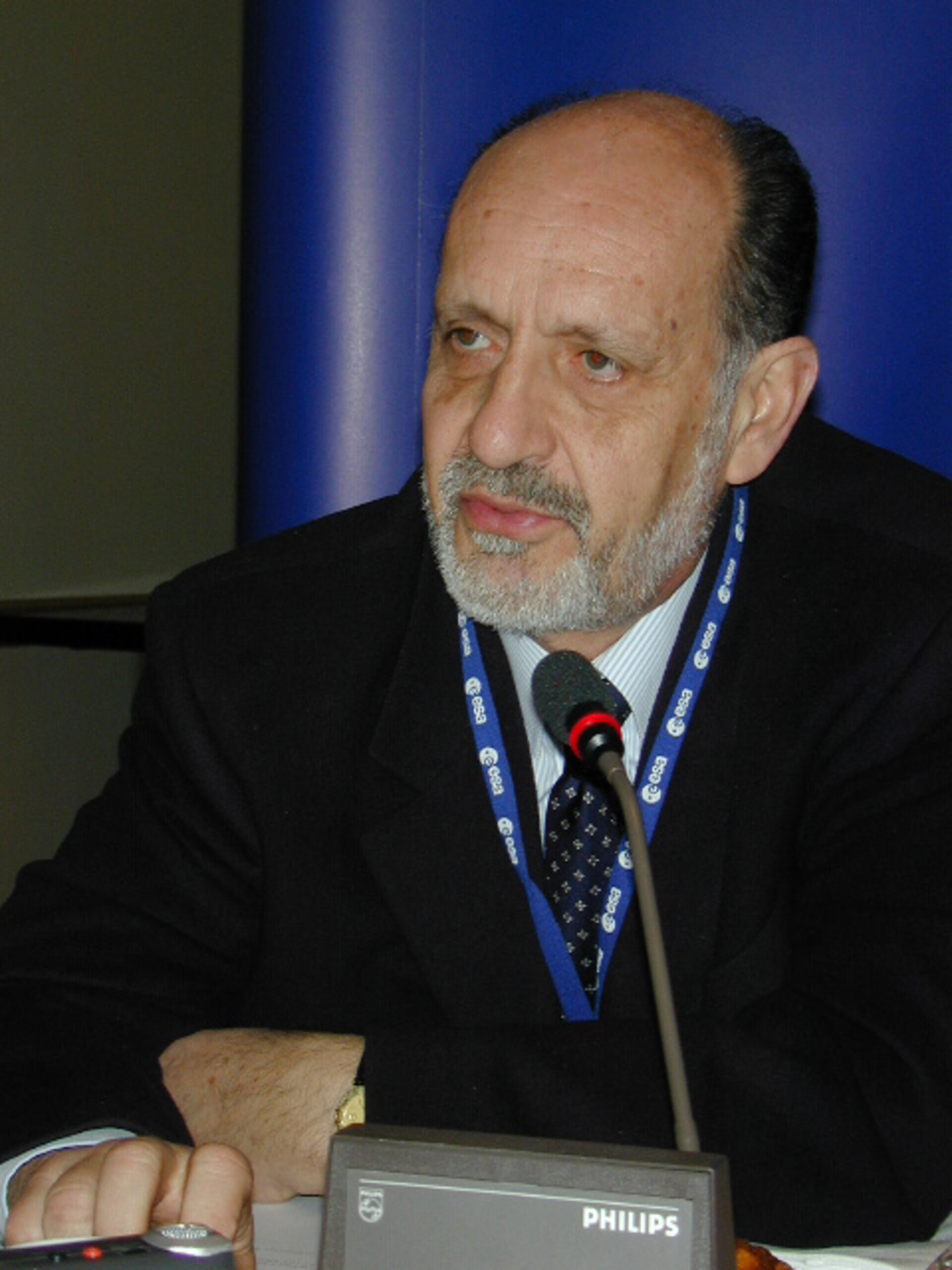 Le directeur général de l'ESA, M. Antonio Rodotà