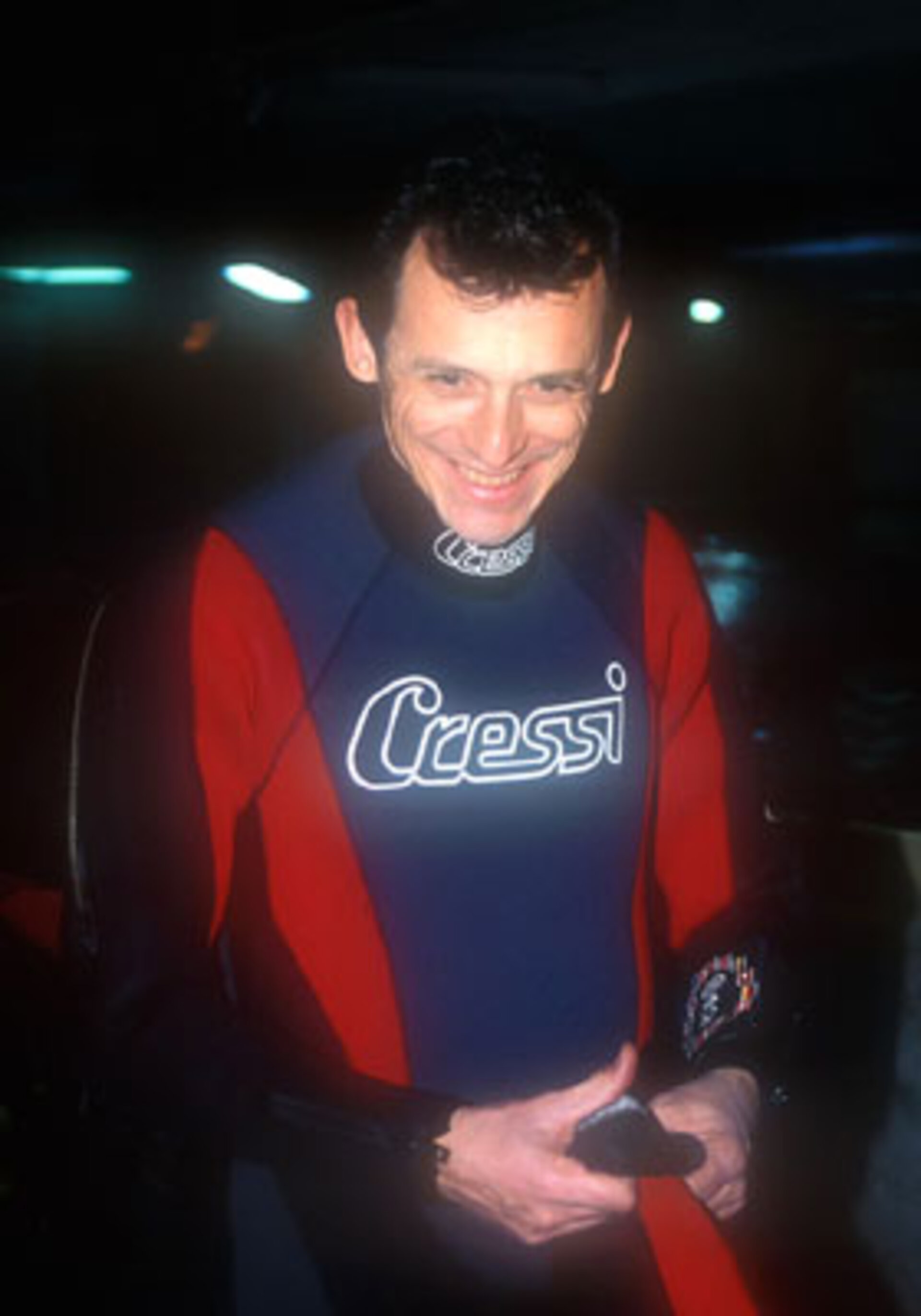 Pedro Duque, after the dive in the Oceanario, Barcelona on Dec.27, 2001