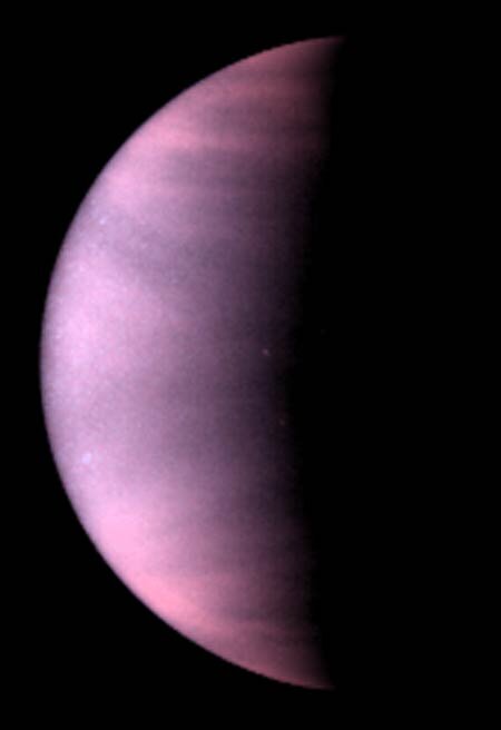 UV-opname van Venus  door de Hubble-ruimtetelescoop op 24 januari 1995, toen de planeet op 113,6 miljoen kilometer van de aarde stond