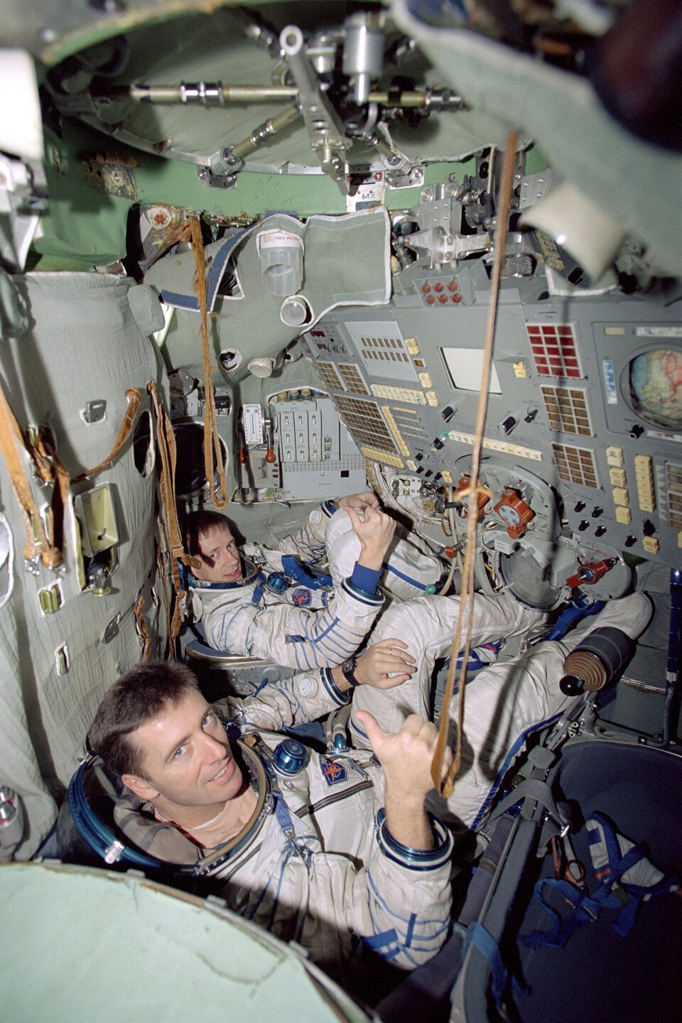 Vittori and De Winne in the Soyuz simulator at Star City, Moscow