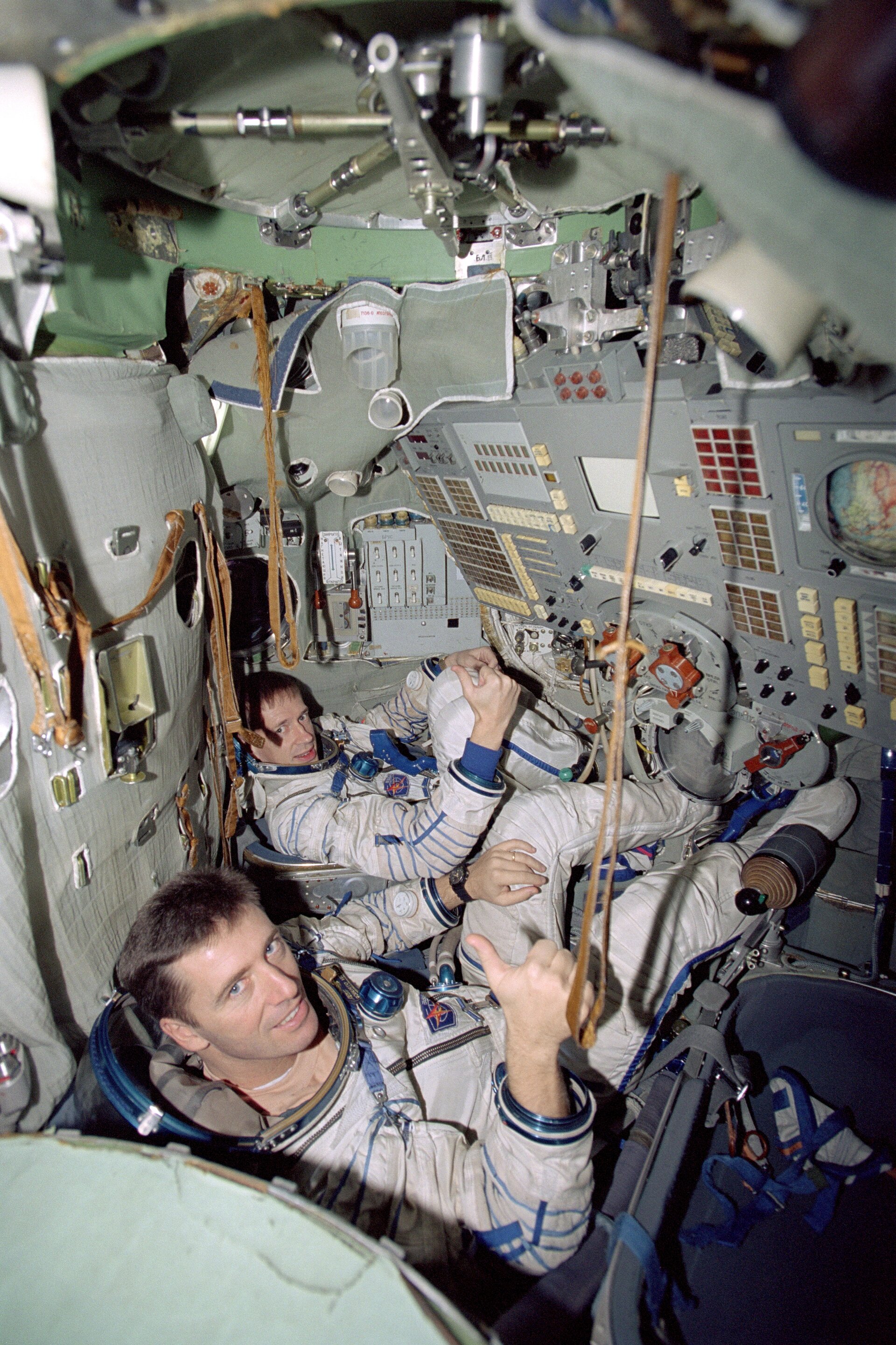 Vittori and De Winne during astronaut training at Star City near Moscow