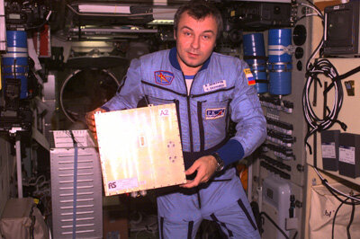 Wladimir Deschurow mit der Elektronik-Einheit von GTS