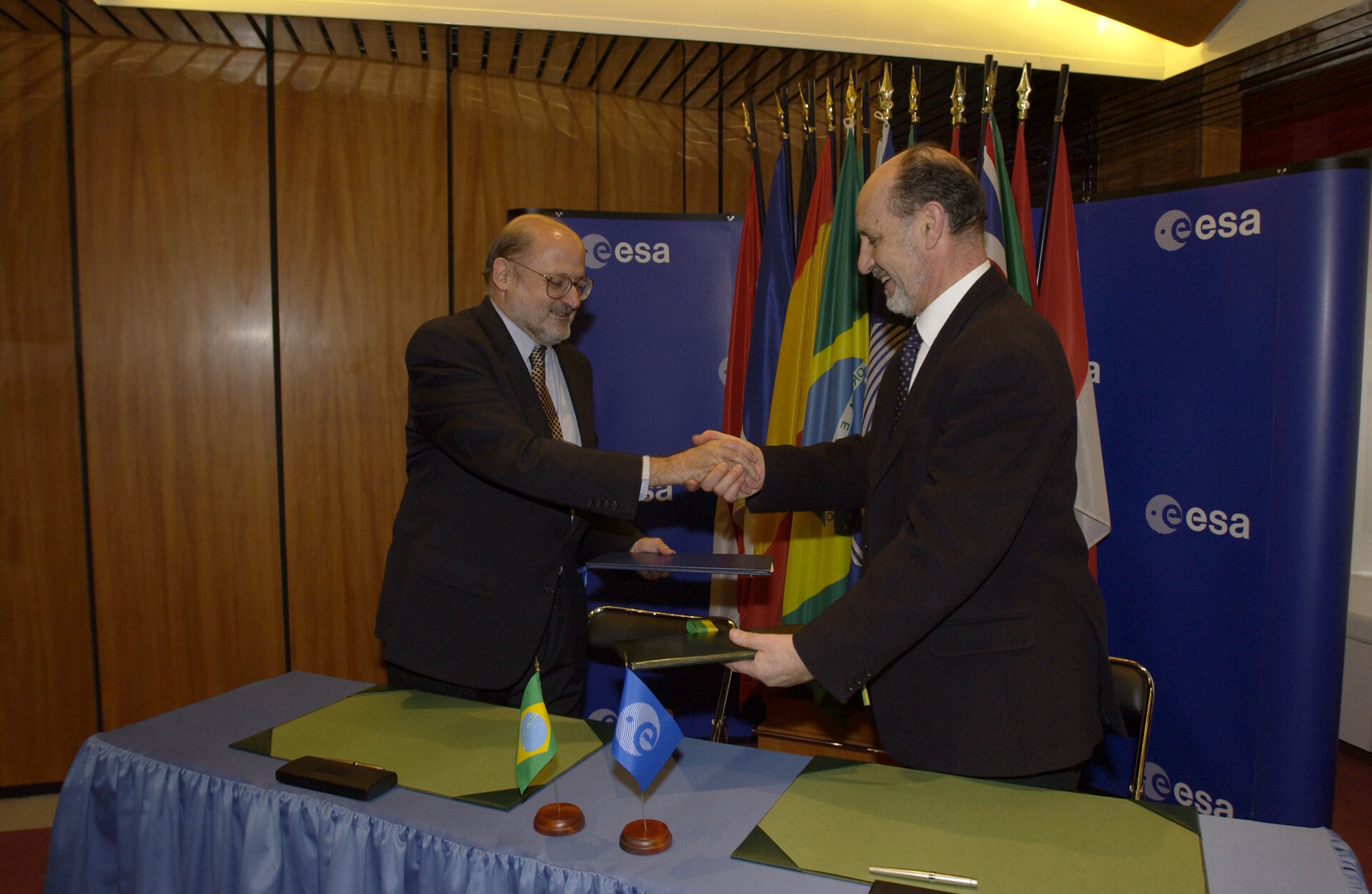 A Framework Cooperation Agreement between ESA and Brazil is signed