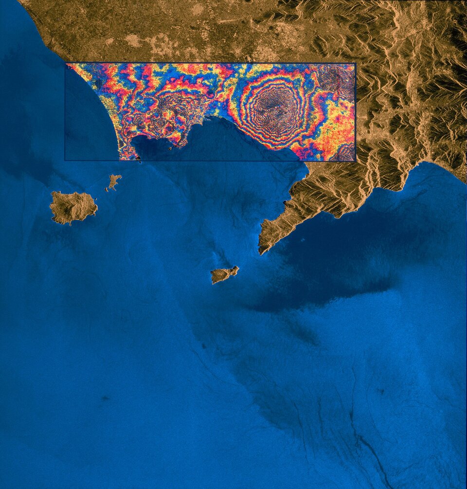 ERS-1 result - ITALY - Bay of Naples/Vesuvius (Interferogram)