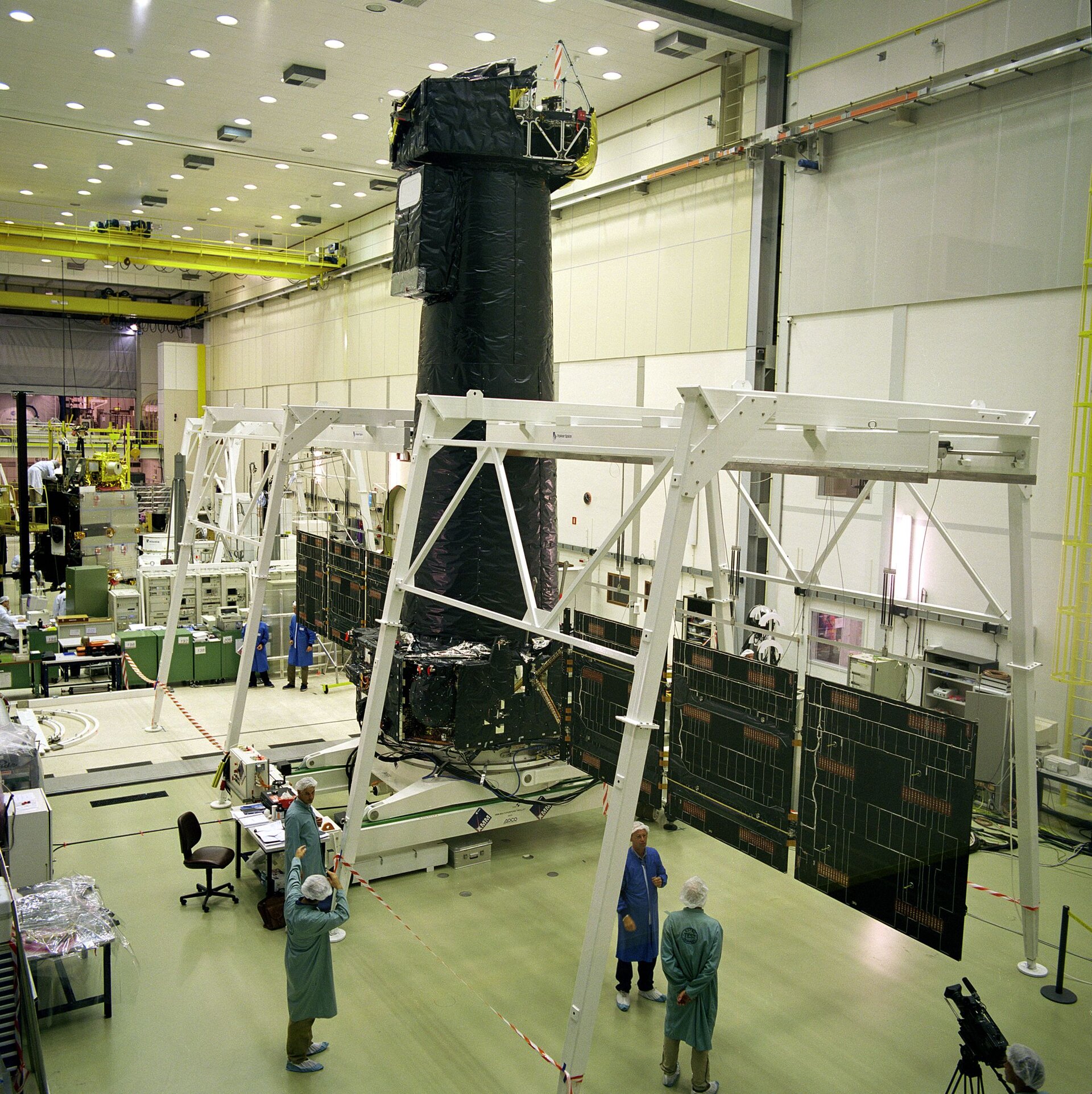 Testing of the XMM lower module mass properties at ESA/ESTEC