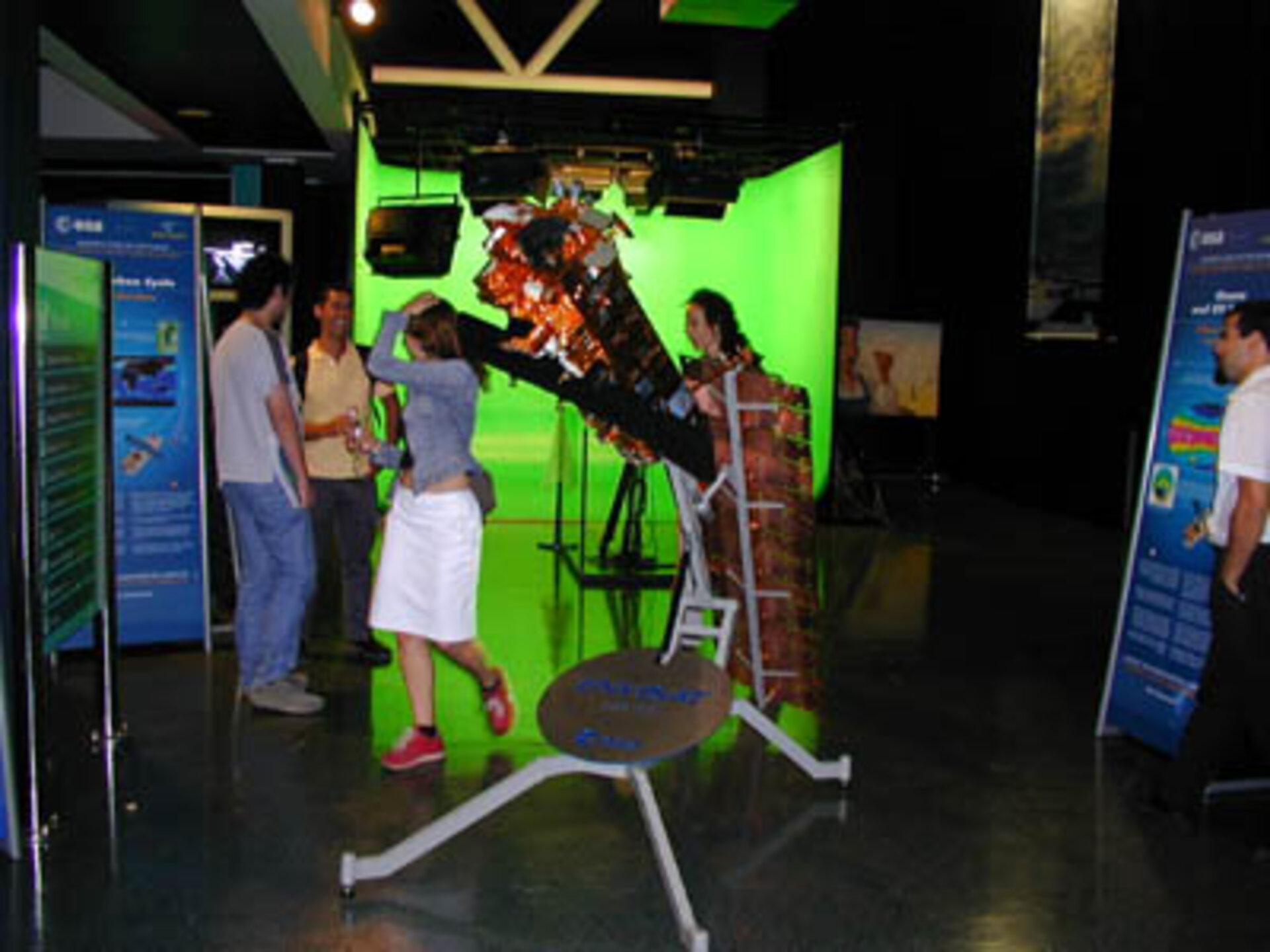 22nd March 2002 - Envisat Exhibit in Las Palmas de Gran Canaria - Spain