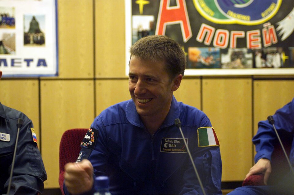 ESA astronaut Roberto Vittori, relaxed and smiling at the pre-launch press conference