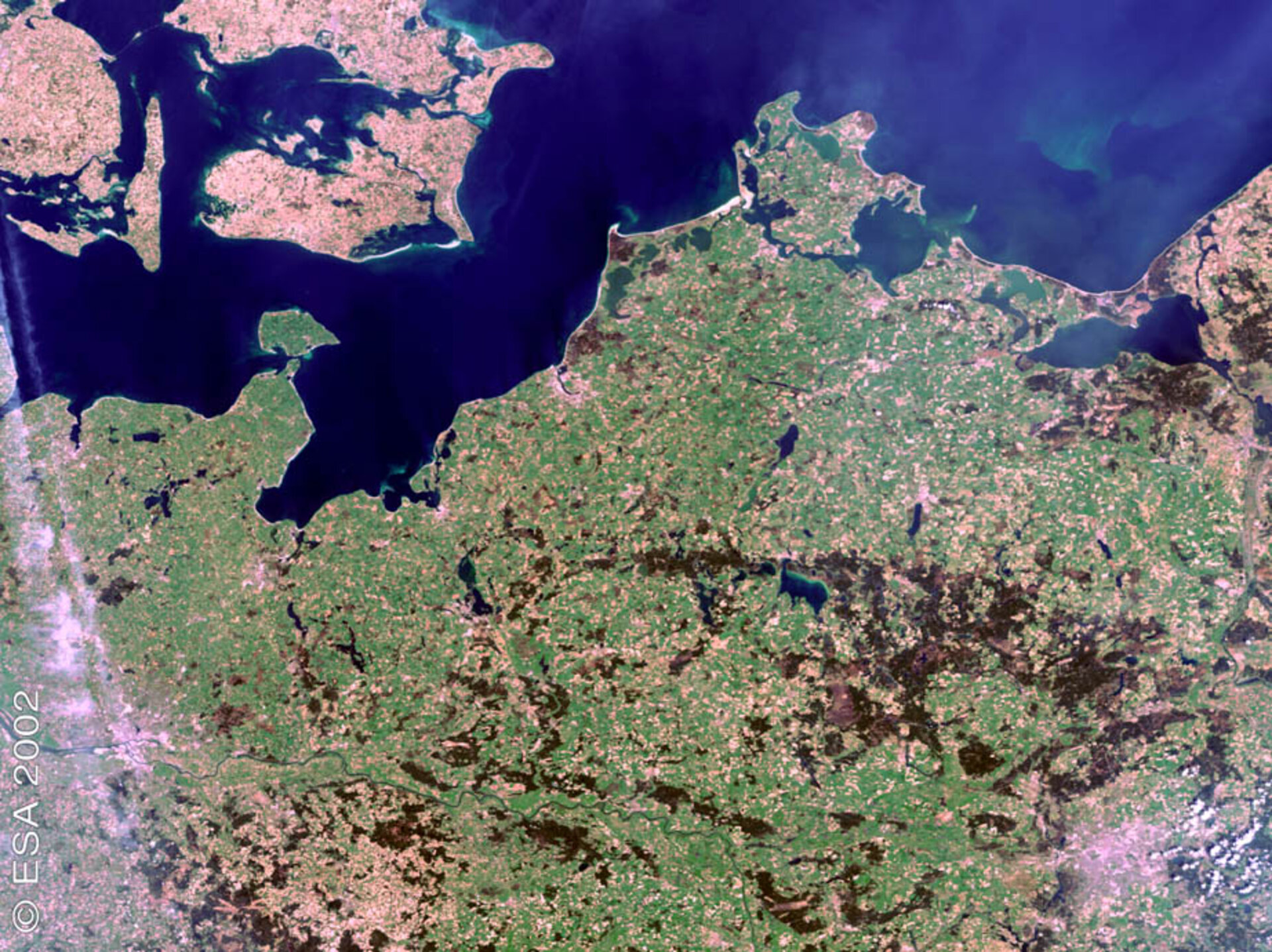 Northern Germany and Southern Denmark - MERIS - 22 April 2002