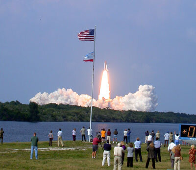 Lancering van de spaceshuttle Endeavour op 6 juni met aan boord de MSG