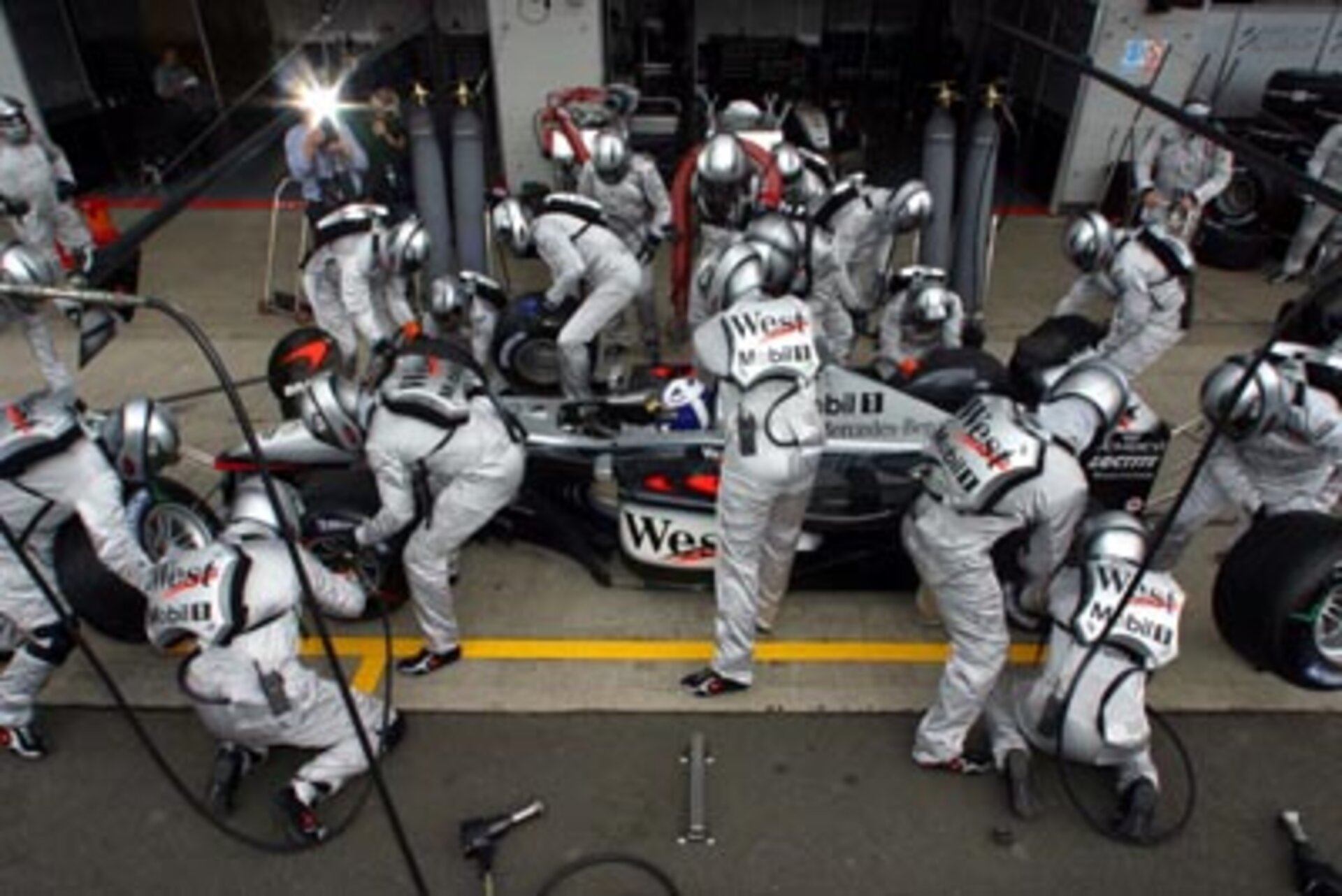 New pitstop cooling system of West McLaren Mercedes