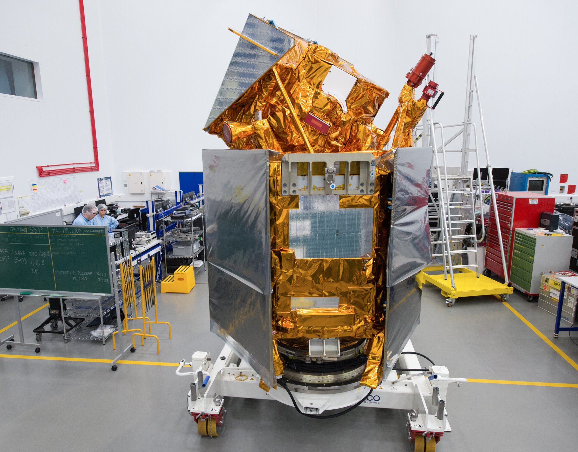 Sentinel-5P in de cleanroom