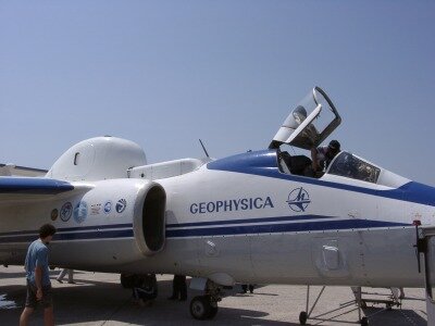 The M-55 ‘Geophysica’ aircraft, the MIPAS-STR sensor is installed under the dome.