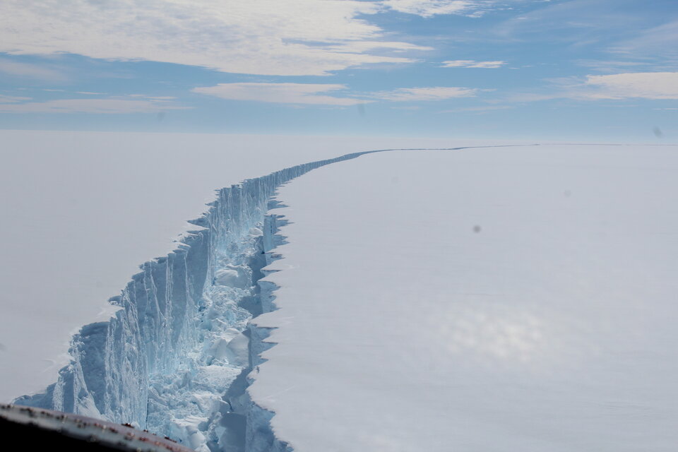 A fenda em Larsen C vista do ar