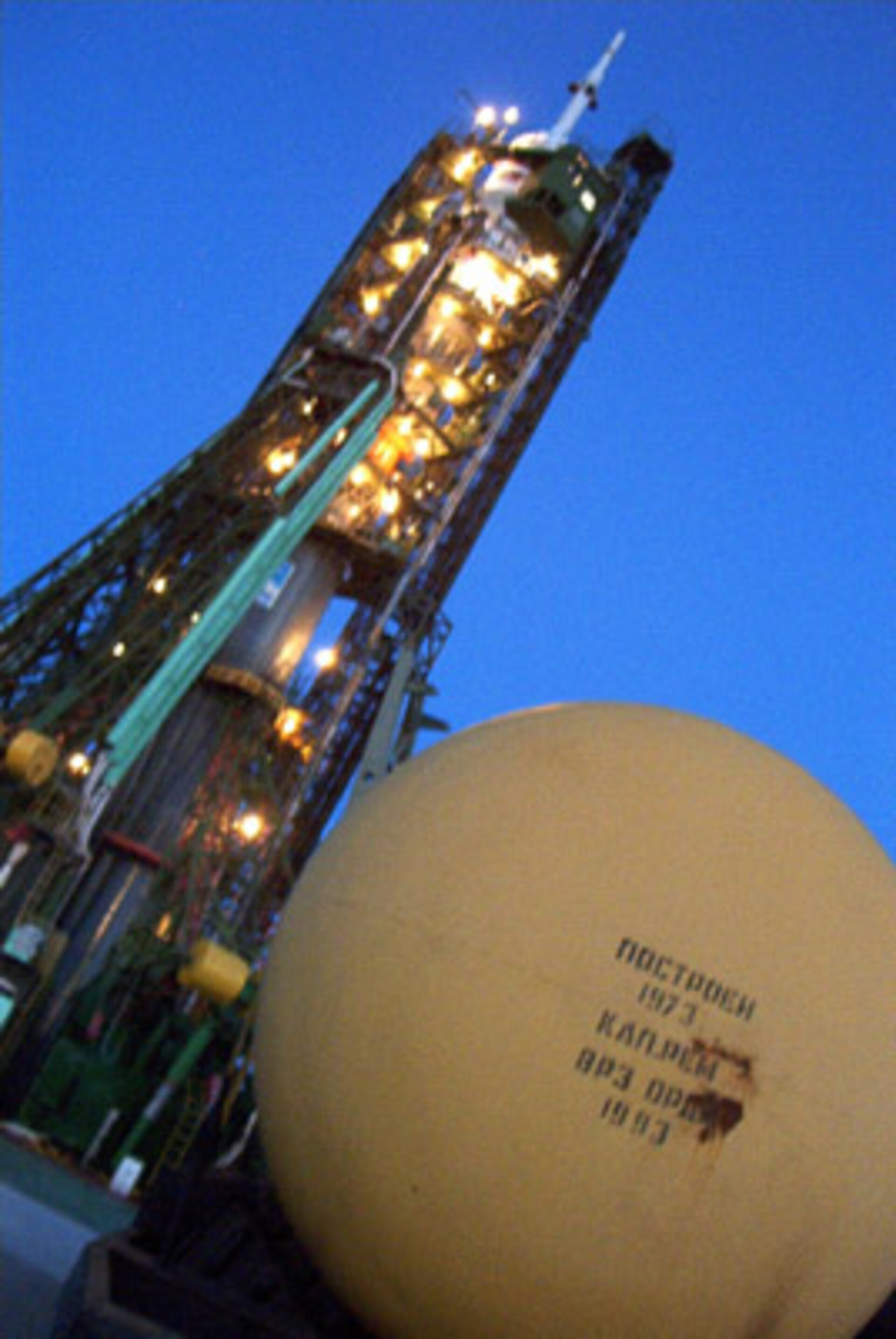28 Oktober. De Sojoez-lanceerraket van Frank op lanceerplatfrom nummer één in Bajkonoer, Kazachstan