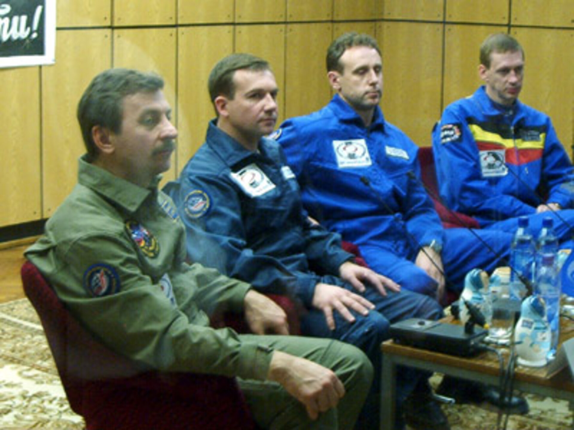 29 Oktober. De traditionele persconferentie voor de lancering van de bemanning en reserve Aleksandr Lazoetkin