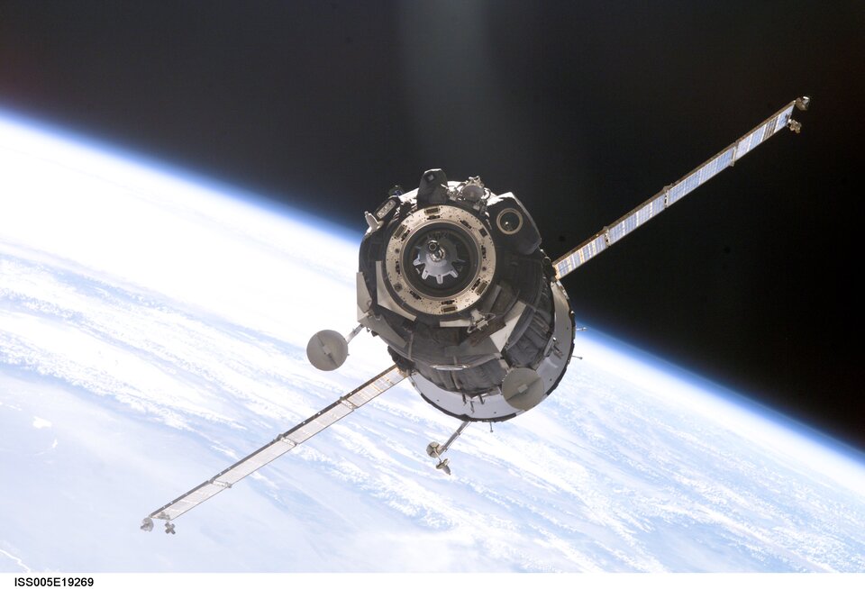 Frank De Winne vloog in 2002 met het ruimteschip Sojoez TMA-1 tijdens een "taxi-vlucht" naar het ISS