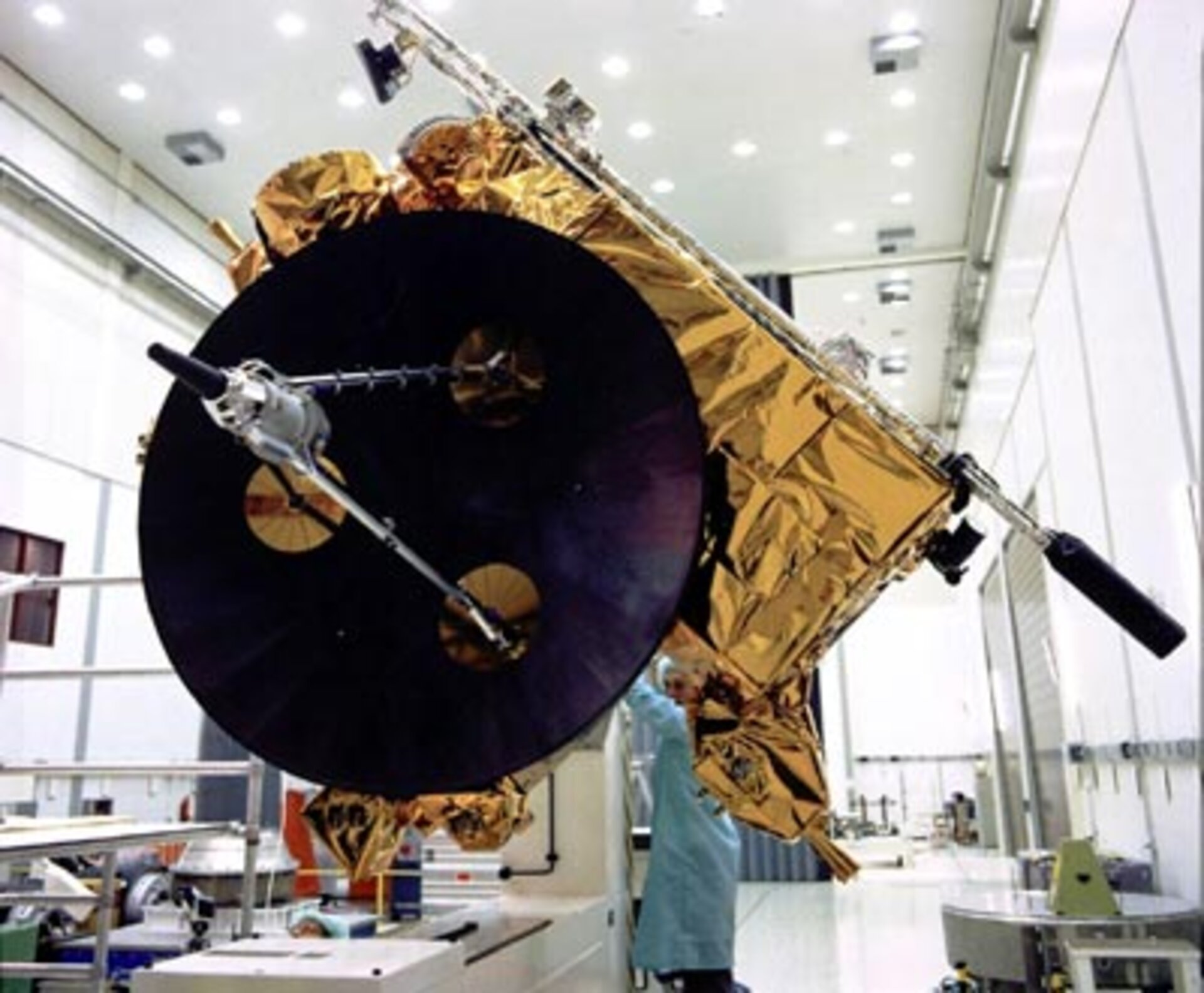 Technicians at work on Ulysses in the test centre