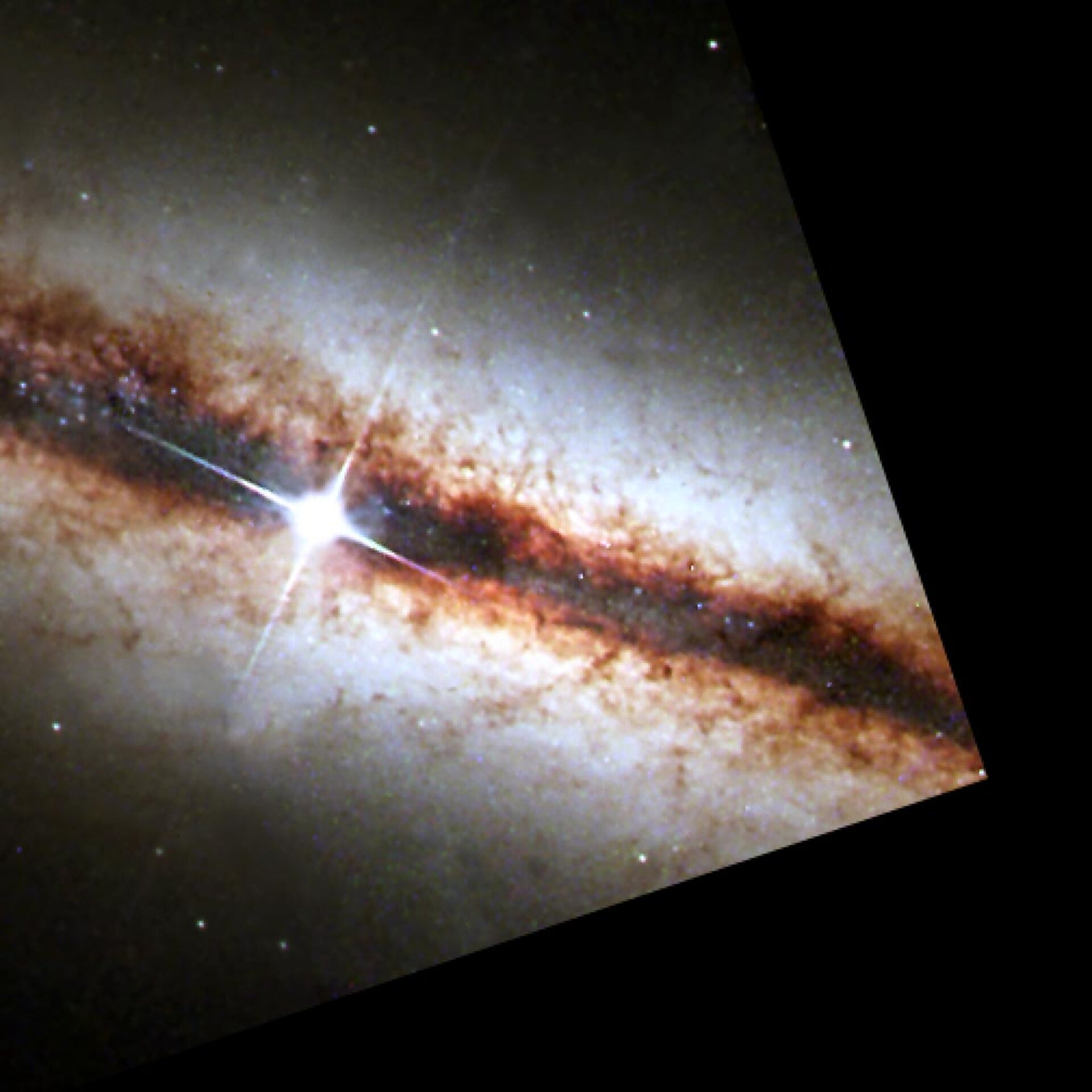 NICMOS finds a golden ring at the heart of a galaxy (WFPC2 image)