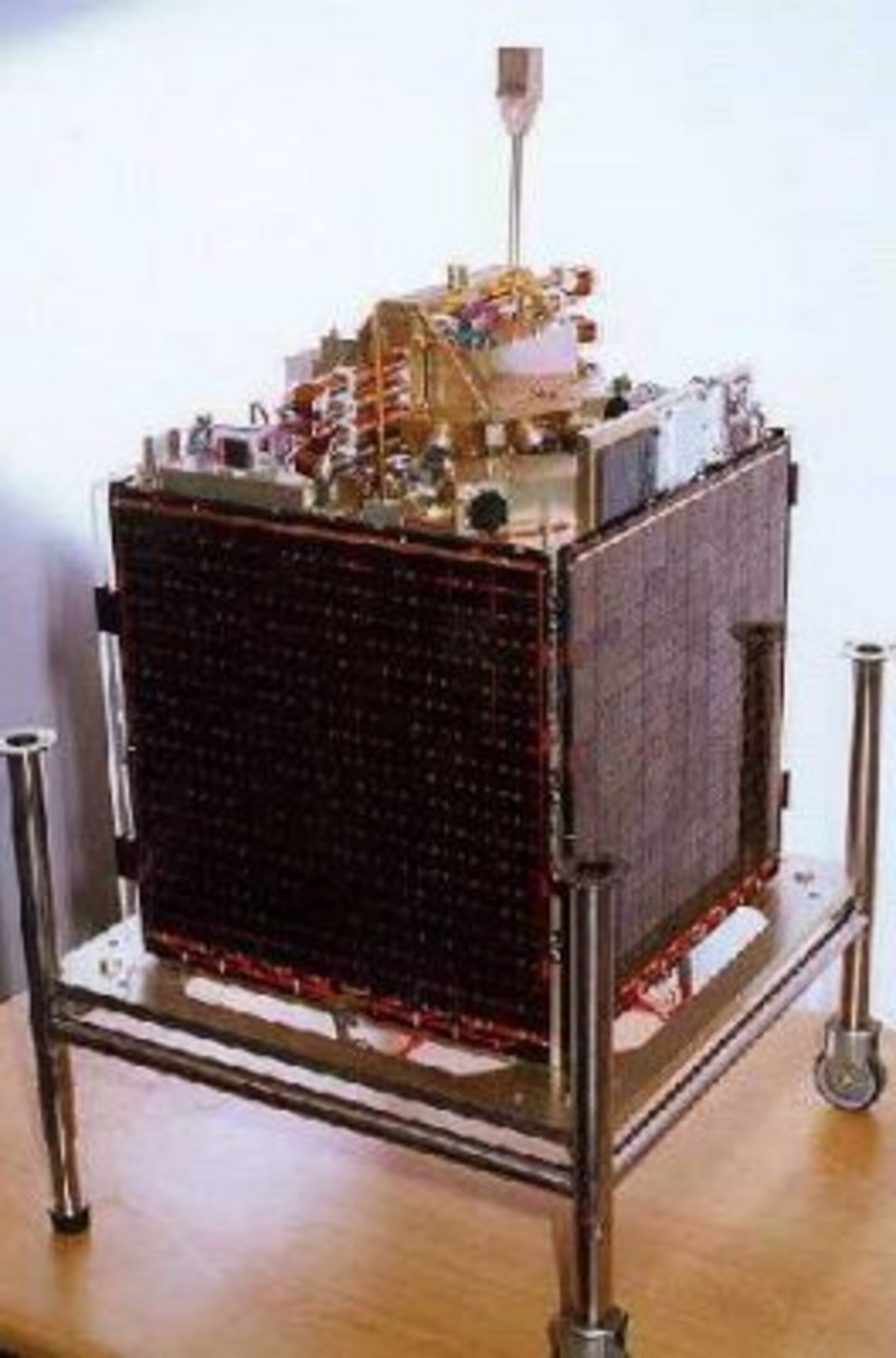 SUNSat-1, premier microsatellite sud-africain