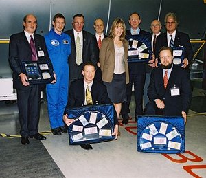 The top donors were presented with space Euros