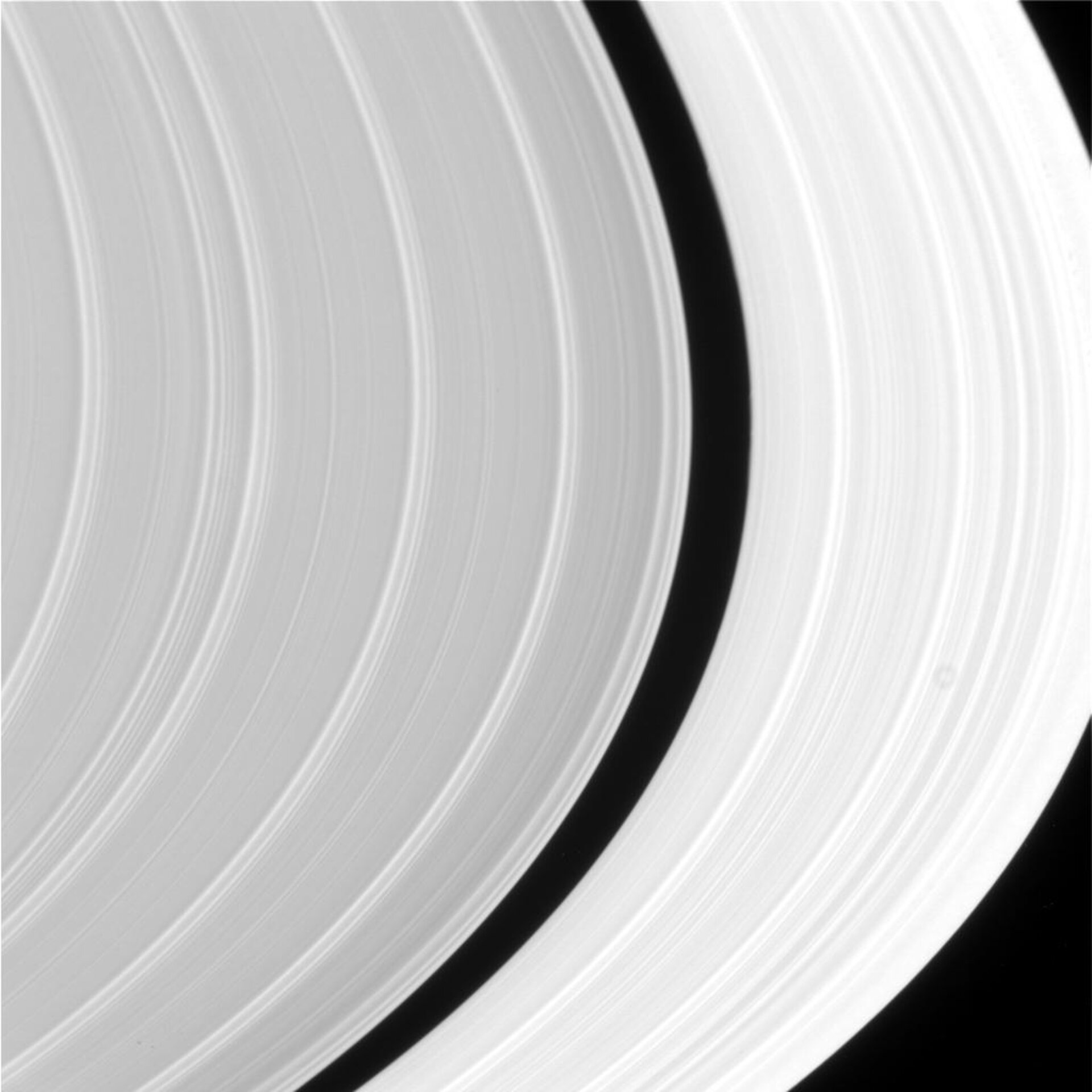 Cassini-Huygens è entrata con successo in orbita attorno a Saturno